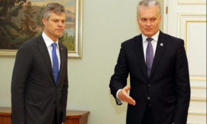 auto_topelement-1-600x3601573854516