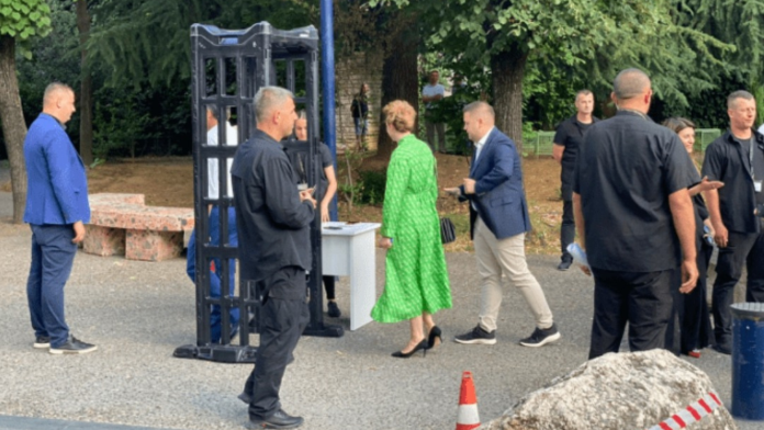 png_20220612_200934_0000