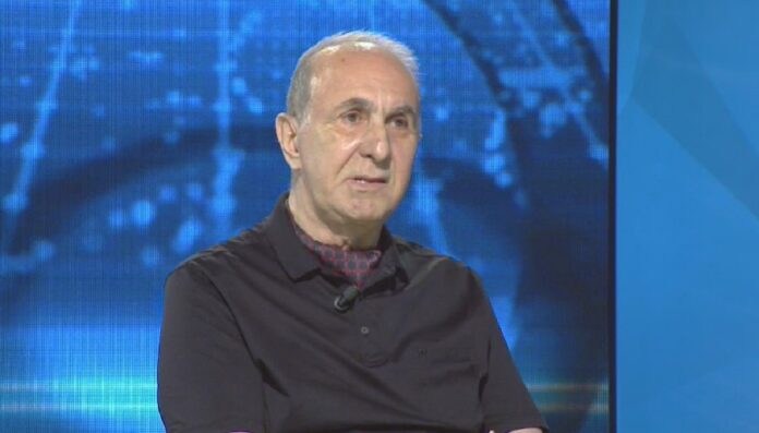 auto_apollon-bace1651087167-1-696x397