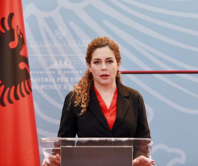 Dizajn pa titull (9)