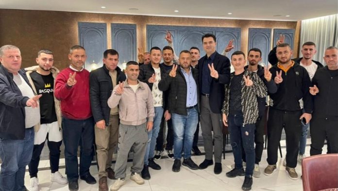 C121278E-0496-4A97-98E7-FA81F8E27D89