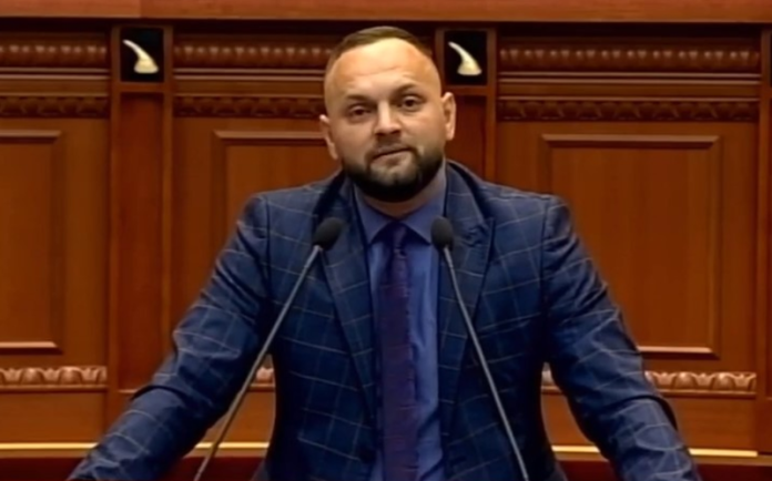 147B19A2-C451-4EF7-ADB5-CCB705DAB2DD