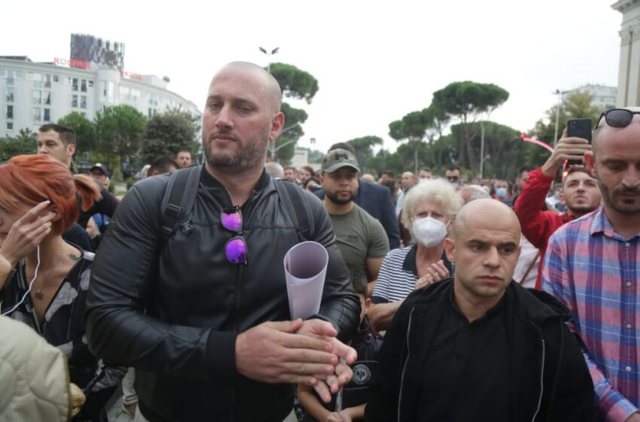 4420F9C4-5A44-4728-8281-E409B724AA64