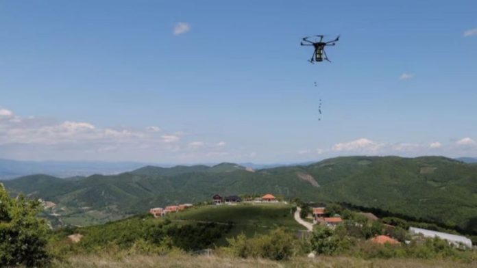 auto_Nje-dron-hedh-farat-me-dron-ne-Butovc-Kosove_sd