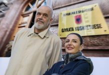 Gjykata Kushtetuese kthen në detyrë Belinda Ballukun