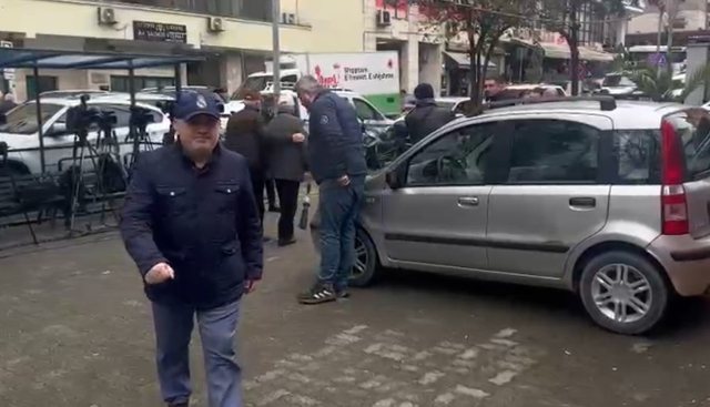 -640-0-31564693fb4649faa77a9928c8921ba5