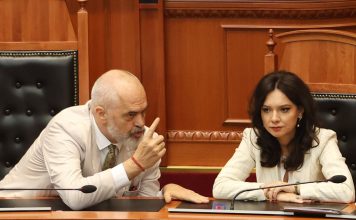 U shkarkua nga Rama, reagon për herë të parë Elisa Spiropali