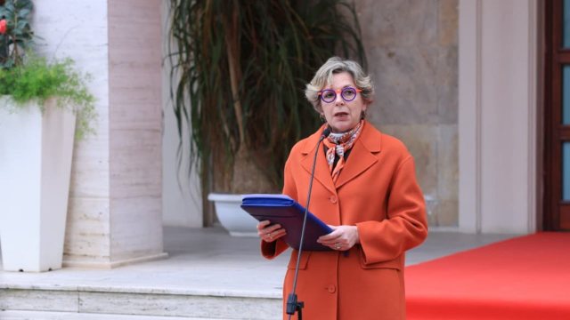 -640-0-a51ca0c84c5ec43eb4f343536f18d3a5