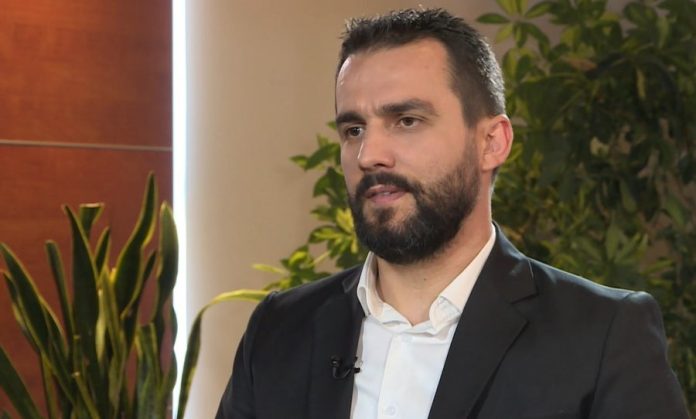 -900-0-1712436208x900-0-1689969701xadriatik-lapaj-527-738