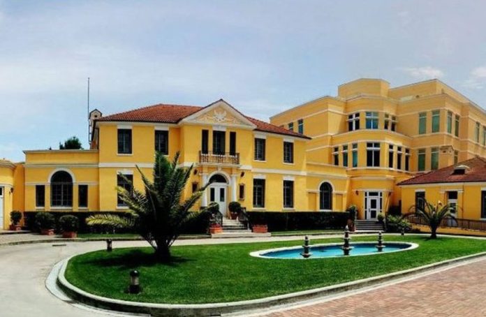 -900-0-ambasada-amerikane-ne-shqiperi-1-675x450-1-675x440-1