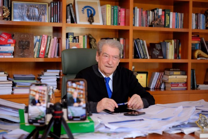 Sali-Berisha-deklarata-rrjetet-sociale-Rama-lubia-3