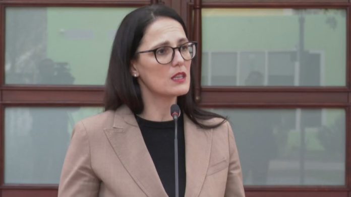 -900-0-1707316047xsinkron-delina-ibrahimaj-frame-1013-212