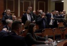 Përjashtimet nga seancat plenare, deputetët e PD padi në Gjykatën Administrative të Tiranës