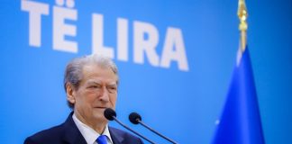 “Rreth 40 mijë demokratë ju votojnë si drejtues, por nuk vijnë në protesta!”, ja si përgjigjet Berisha