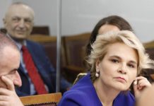 Tensione në seancën për Metën, gjobiten Monika Kryemadhi dhe avokati i ish-presidentit
