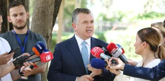 Largimi i Koçekut, kreu i grupit të PS: I kam telefonuar, por nuk ma ka hapur