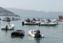 Deti mbushet me trëndafila, miq e familjarë homazhe për gazetarin Enrik Mehmeti