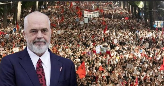 Edi-Rama-protesta1-750x394