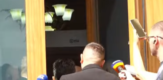 Agron Shehaj nuk lejohet nga Garda të futet në Kuvend, ja arsyeja