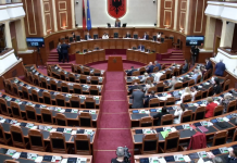 Kuvendi në seancë plenare, PD bojkoton punimet: Të plotësohen kërkesat e protestuesve
