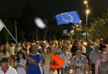 Banorët e Divjakës 28 ditë protestë, kundërshtojnë shkrirjen me Lushnjën: Këtu vendosim ne!