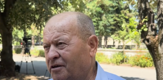 Pensionisti nga Greqia bën 5 orë rrugë për të takuar kryeministrin në Pogradec: Ta shoh e le të vdes!