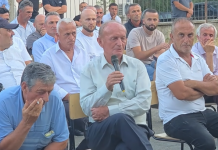 Bashkia Klos nis dëgjesat për territorialen, banorët kundërshtojnë bashkimin me Matin