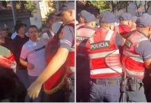 Dita e parë e shkollës nis me protestë te Zogu i Zi, policia shoqëron disa qytetarë
