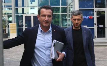 Pas shkarkimit të Anuela Ristanit, dorëhiqet edhe Sekretari i Përgjithshëm i Bashkisë! Veliaj komandon Alban Dokushin