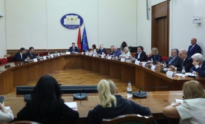 Konferenca-e-Kryetareve-Niko-Peleshi-1-750x454
