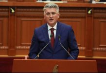 Gjekmarkaj ironi me ‘Besën’ dhe ‘Pasqyrën’: Pse s’i bëni ligje? Njërin ta konceptojë Gysi, tjetrin Ron Yeffeti