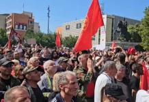 Haga dënon me 81 vite burg në total 4 ish-krerët e UÇK, lot dhe trishtim në sheshin “Skënderbeu” në Prishtinë