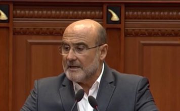 Deputeti i PS, Sinaj: Nuk më është bërë asnjë presion apo ultimatum. Ja me kë fola që ndryshove vendim