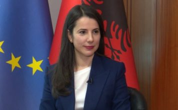 Pirdeni bëhet ministre me portofol e Administratës Publike