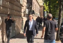 “O hajdut…”/ Pirro Vengu pritet me protesta para Kryesisë së Kuvendit