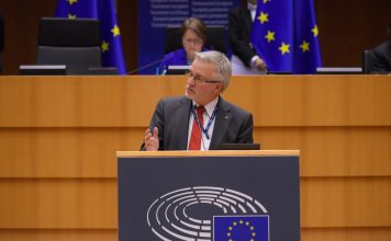 Protestat në Shqipëri, eurodeputeti gjerman: Kam dëshmuar lidhjet mes shtetit, pushtetit dhe krimit të organizuar
