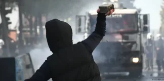 Analiza e DW: Pse u përshkallëzuan protestat studentore në Shqipëri?