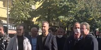 Deputetët e PD shkojnë te Rruga e Durrësit në mbështetje të studentëve