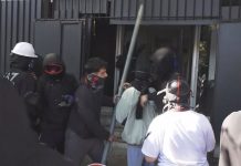 Protestuesit hyjnë brenda Gjykatës së Apelit dhe thyejnë xhamat