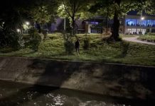 Protestuesit godasin deputetin Klevis Balliu, ai hidhet në Lanë për t’iu shpëtuar