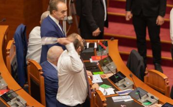 PS kërkon përjashtimin e Gazment Bardhit dhe Klevis Balliut për 60 ditë nga Parlamenti