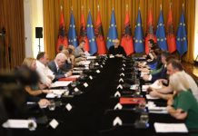 I kërkoi Ramës zgjidhje politike, Spiropali nuk shkon në mbledhjen e Grupit Socialist