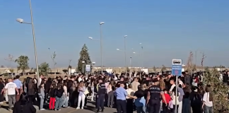 Dita e parë e Universitetit/ Studentët në Durrës bojkotojnë mësimin, presin Ramën me protesta