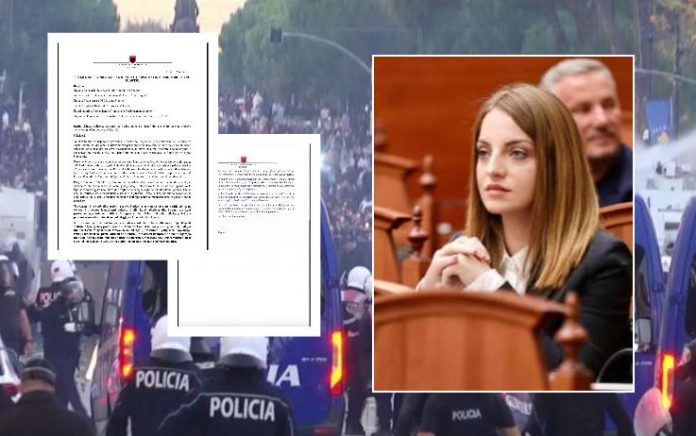 marjana-koceku-protesta-6ad5f54dbb929